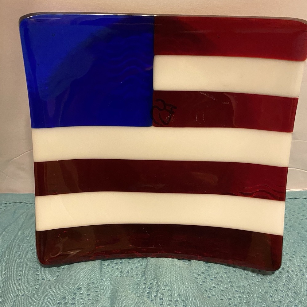 Art Glass AMERICAN FLAG Fused Glass DISH 6 X 6.5"Spectrum Glass System 96 July 4